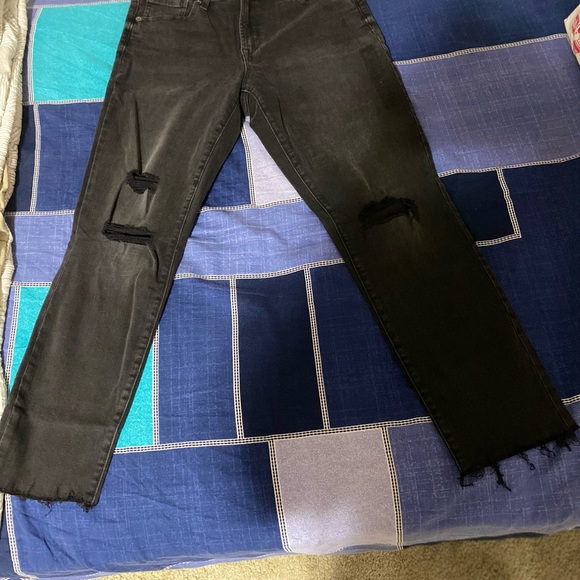 Black ripped gap jeans. - Picture 3 of 3